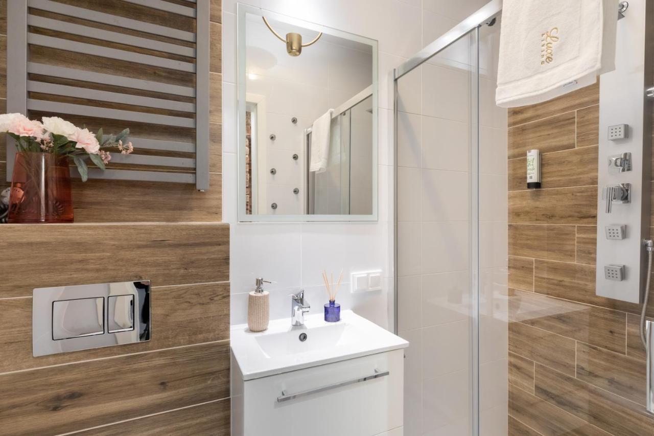 Luxe Living Castle View Apartment Krakow Luaran gambar